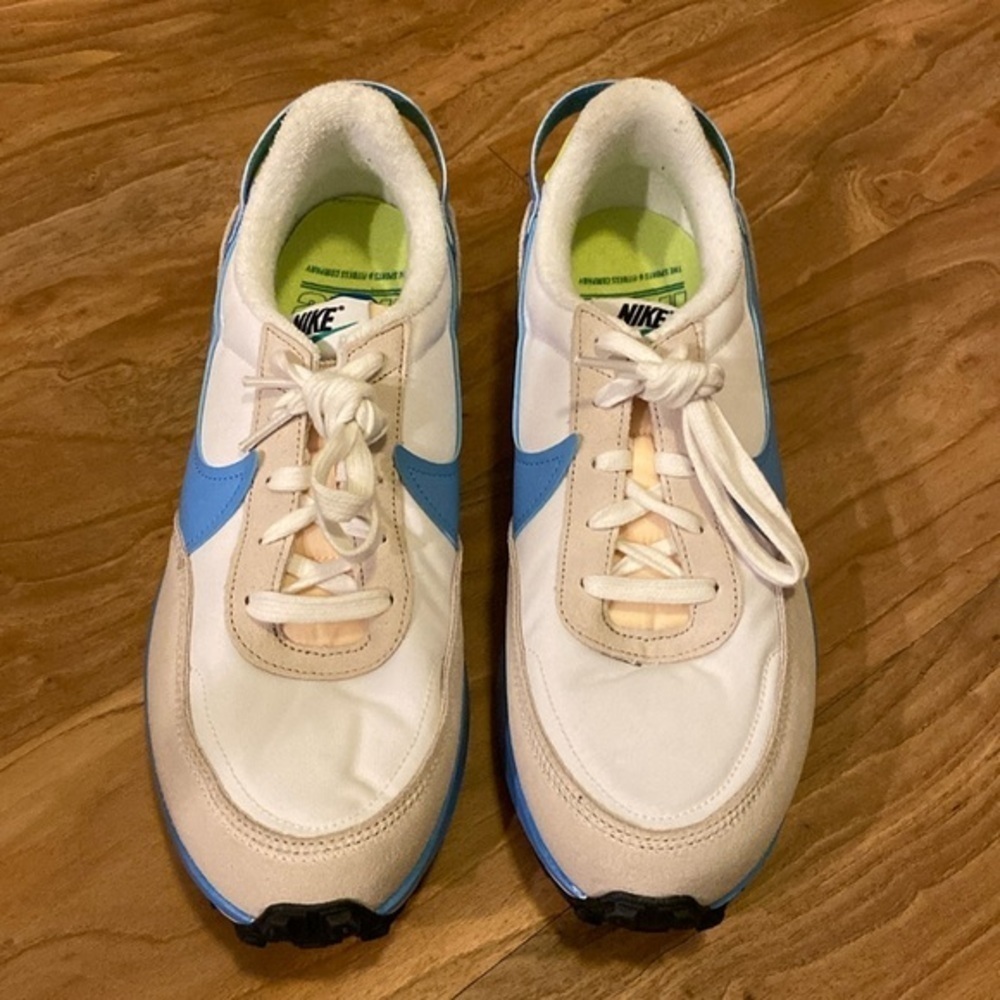 NWOT Nike Waffle University Blue